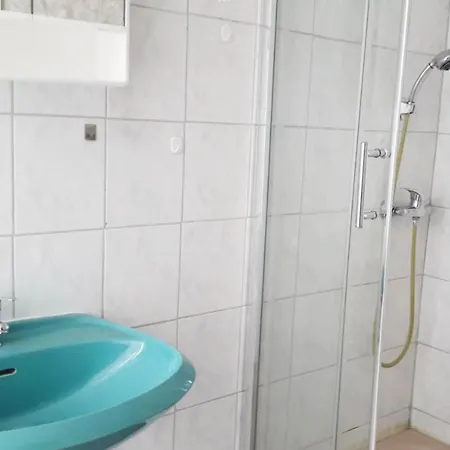 Home2stay Worker House Feldstetten Kitchen,wifi,smart Tv Parking *** *